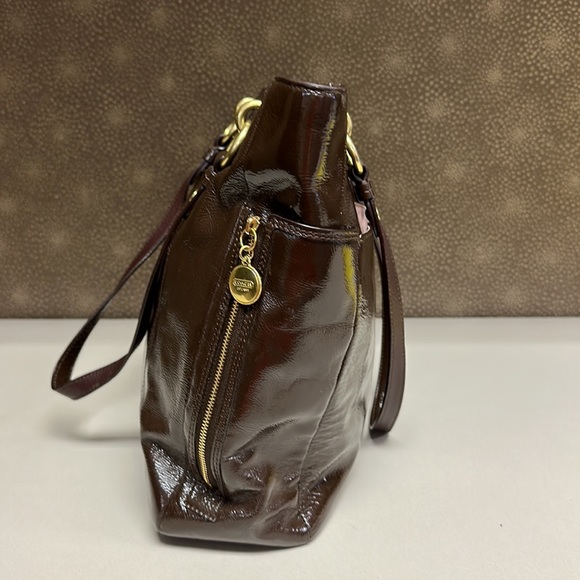 🔥🔥🔥Coach Brown Patent Leather Shoulder Bag Tote - Picture 8 of 16